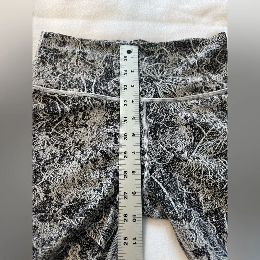 Athleta Elation Graffiti 7/8 Leggings | Fits Like XS | No Size Tag